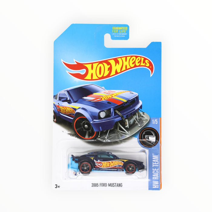Hot Wheels 2005 Ford Mustang (Super Treasure Hunt) 2017