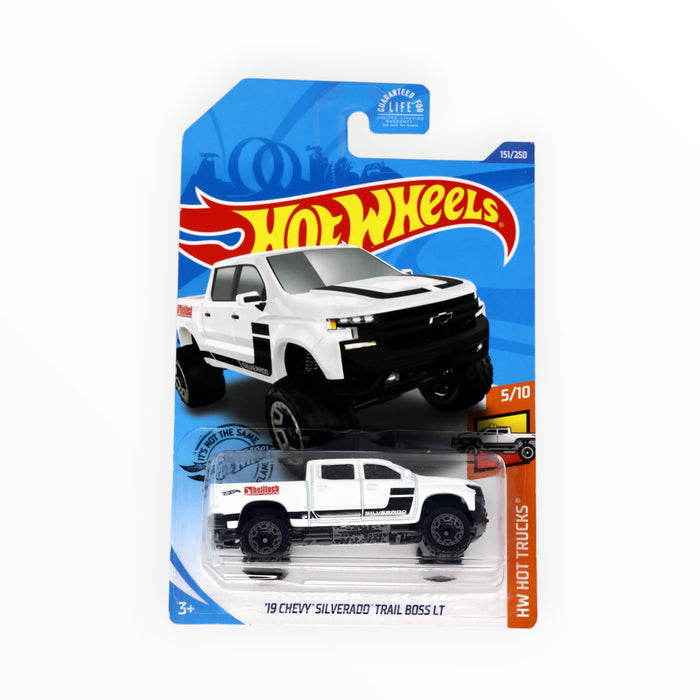 Hot Wheels '19 Chevy Silverado Trail Boss LT - Mainline (2020) 151/250