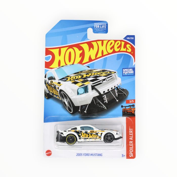 Hot Wheels 2005 Ford Mustang - Mainline (2022) 146/250