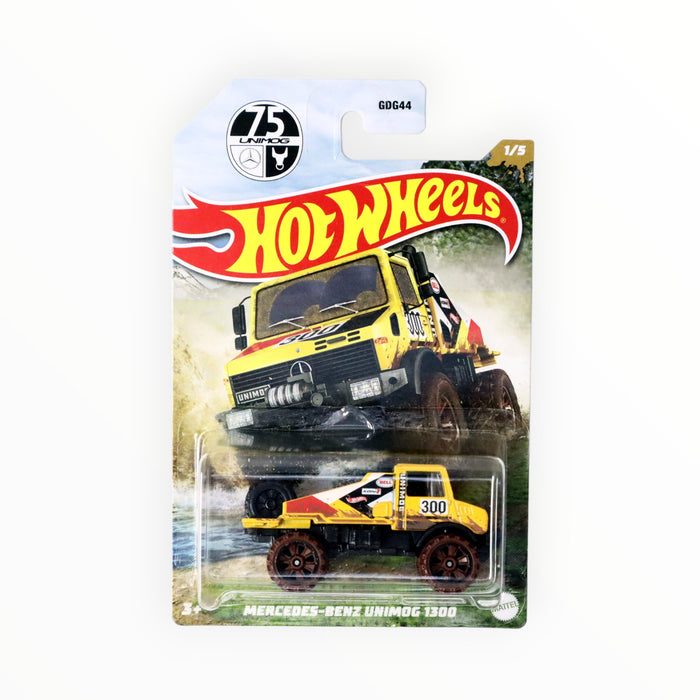 Hot Wheels Mercedes-Benz Unimog 1300 - Mud Runners (2022) 1/5