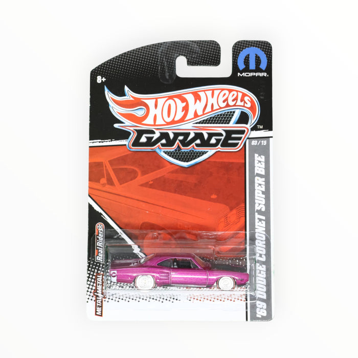 Hot Wheels '69 Dodge Coronet Super Bee - Hot Wheels Garage (2011)