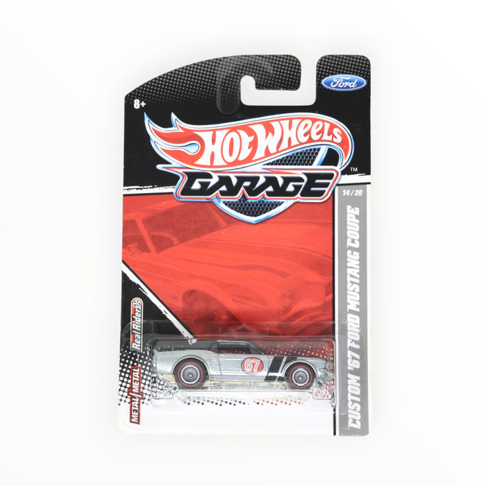 Hot Wheels '67 Custom Ford Mustang Coupe - Hot Wheels Garage (2011)