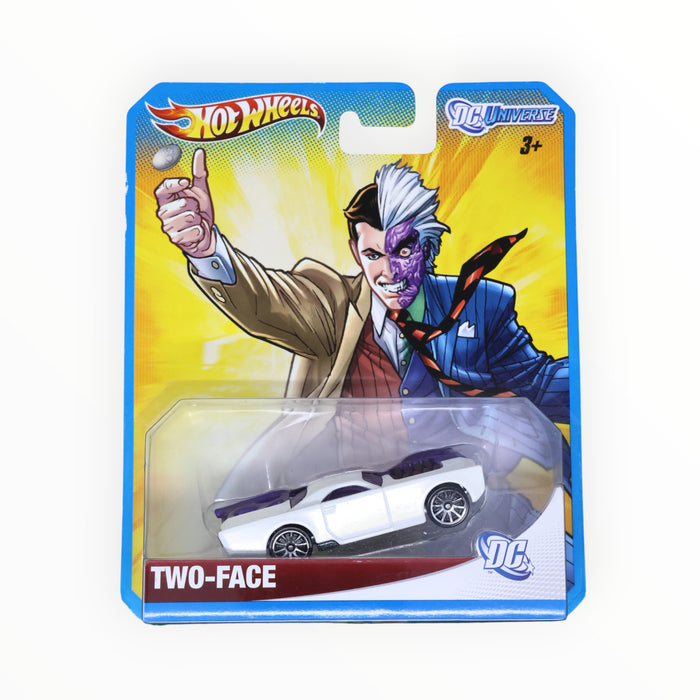 Hot Wheels Two-Face - Character Cars (2012)