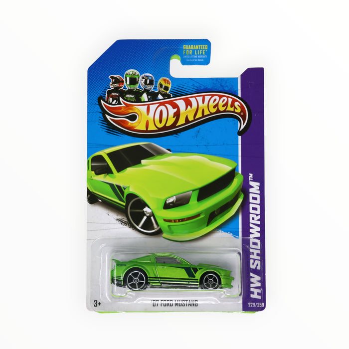 Hot Wheels '07 Ford Mustang - Mainline (2013) 229/250