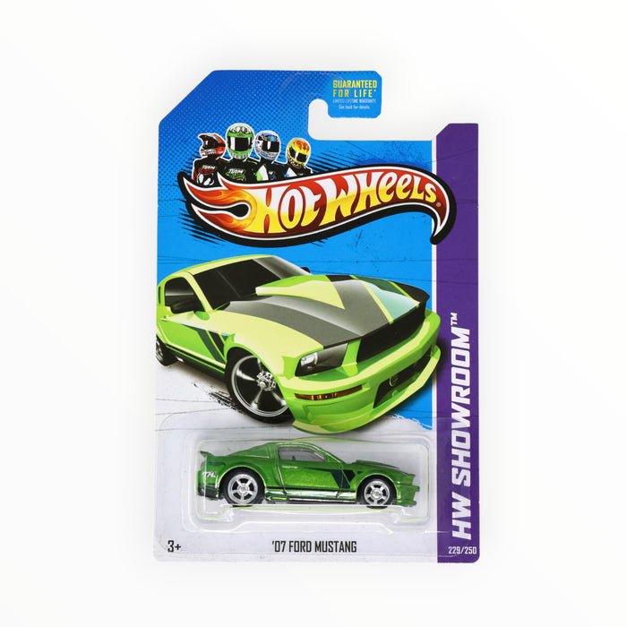 Hot Wheels '07 Ford Mustang (Super Treasure Hunt) Mainline (2013) 229/250