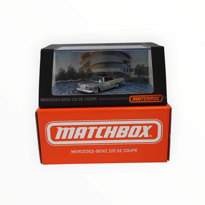 Matchbox Mercedes-Benz 220 SE Coupe - Mattel Creations (2021)